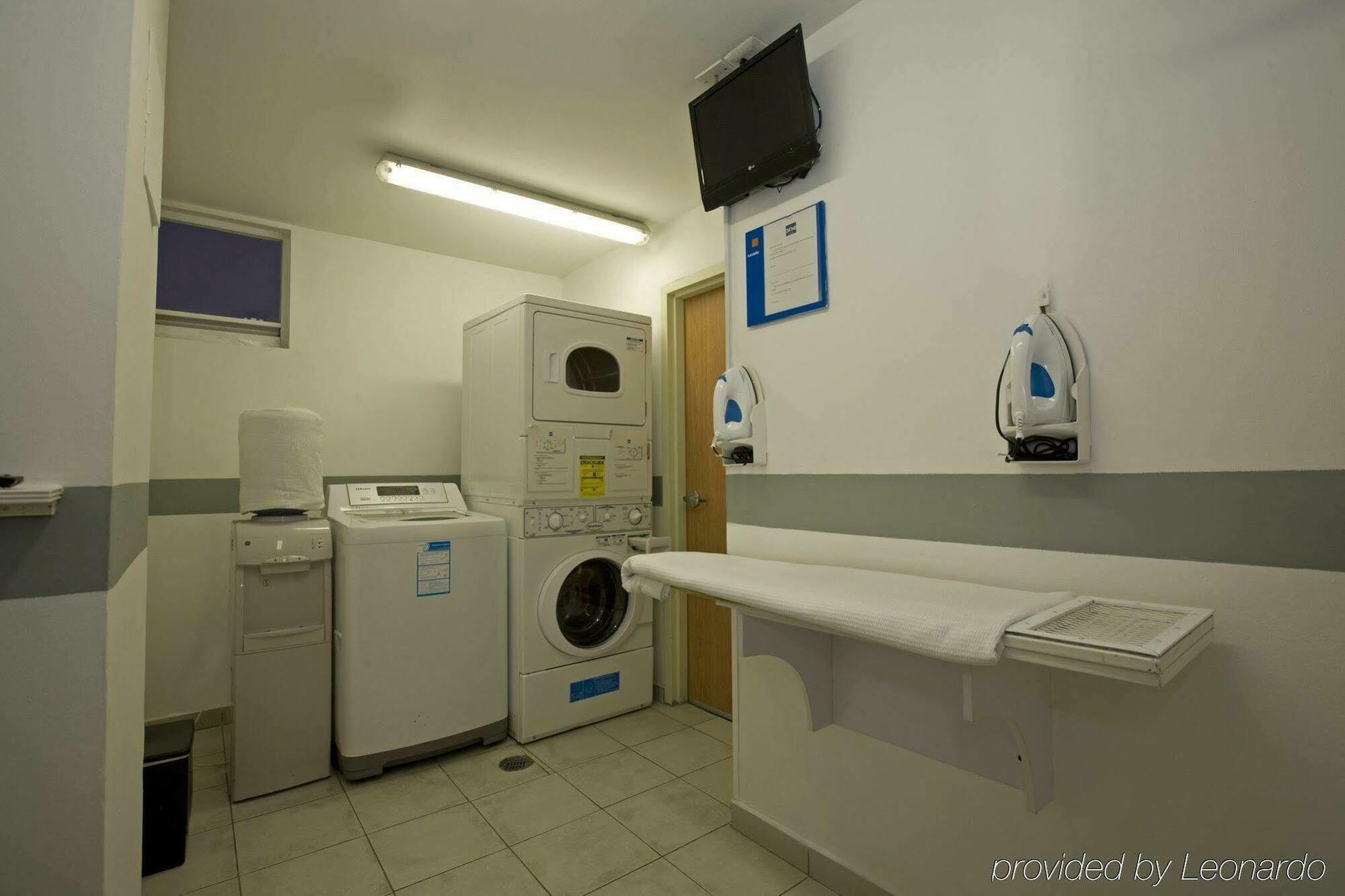 One Queretaro Plaza Galerias Hotel Facilities photo